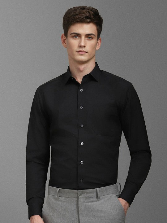 Men Regular Fit Solid Spread Collar Casual Shirt Zabolo