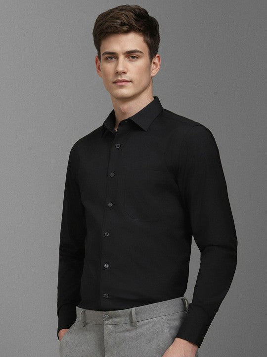 Men Regular Fit Solid Spread Collar Casual Shirt Zabolo