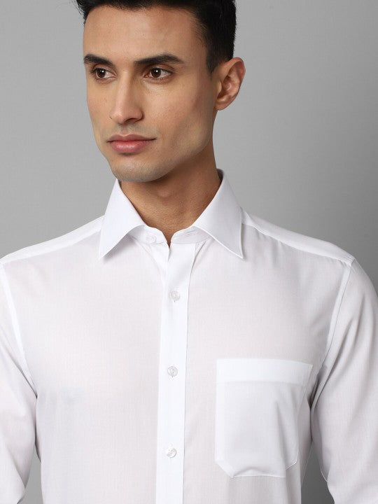 Men Regular Fit Solid Spread Collar Casual Shirt Zabolo
