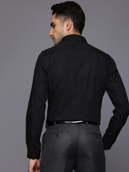 Men Regular Fit Solid Spread Collar Casual Shirt Zabolo